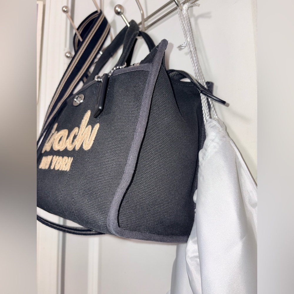 COACH Cargo Tote 26 Black Canvas Crossbody Bag - Excellent Condition - Picture 4 of 14